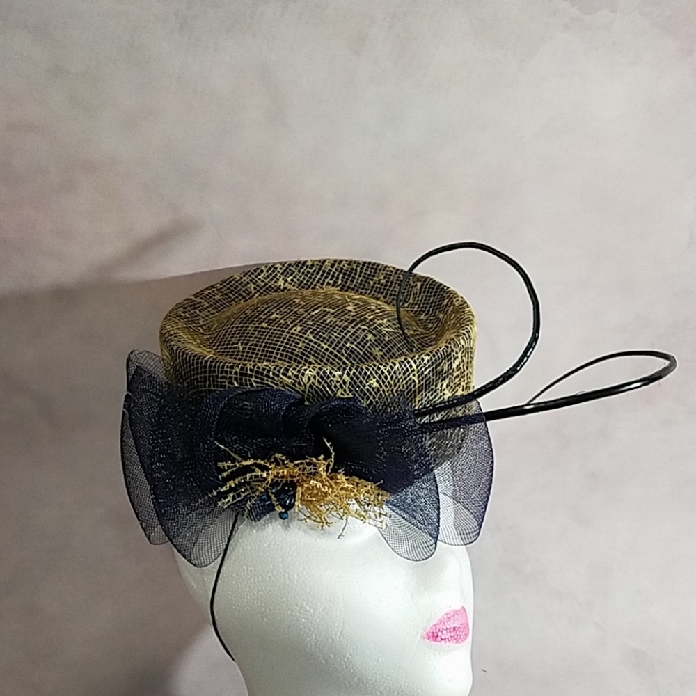 Sparkling Gold Fascinator